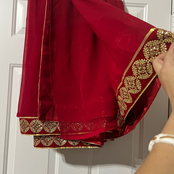Red and gold Saree - Picture 2 of 3